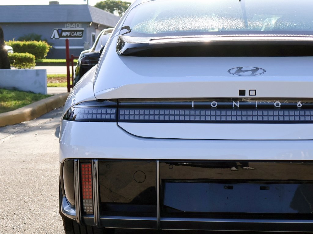 2023 Hyundai Ioniq 6 SE Standard Range photo 14