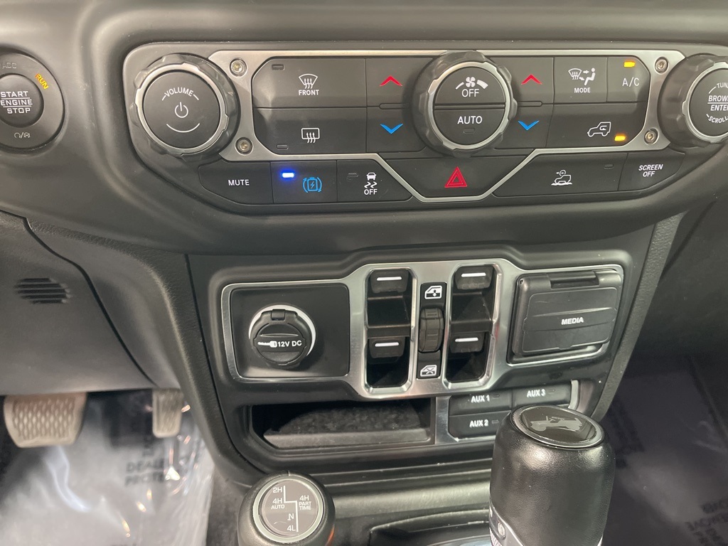2023 Jeep Wrangler Sahara 4xe photo 15