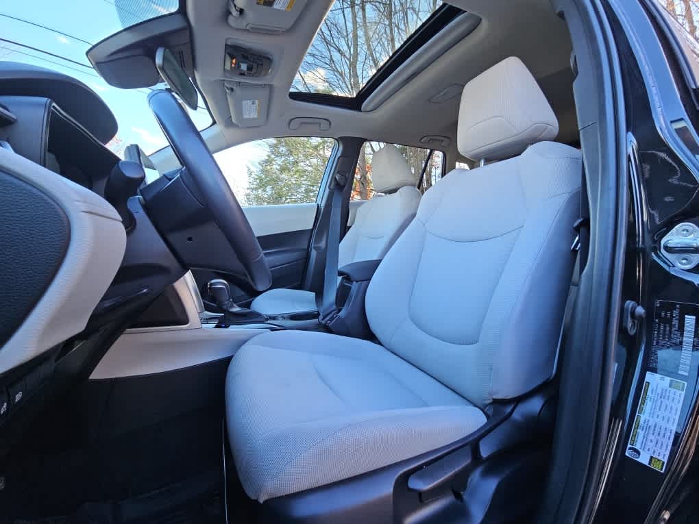 2024 Toyota Corolla Cross LE photo 3