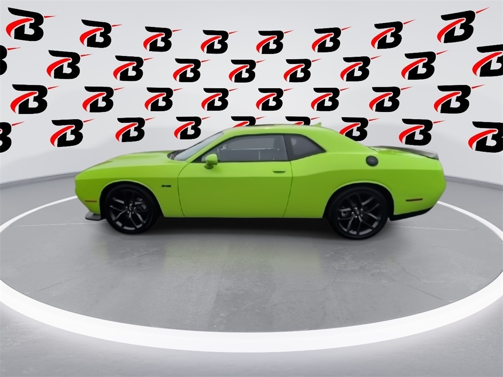 2023 Dodge Challenger R/T photo 9