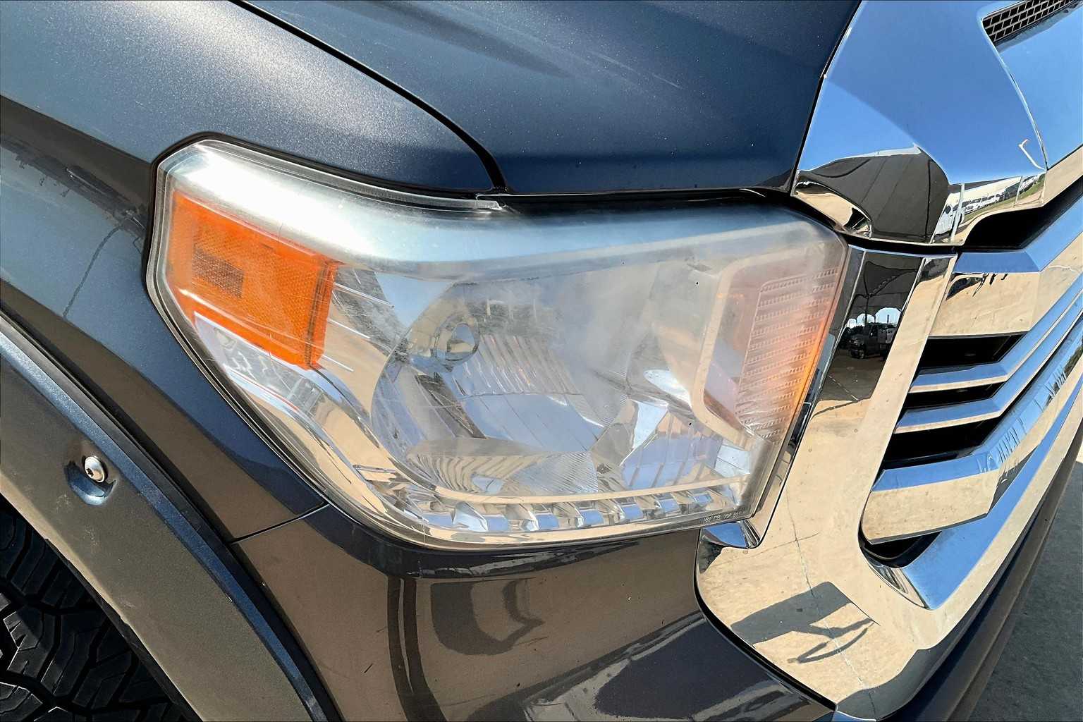 2017 Toyota Tundra SR5 photo 24