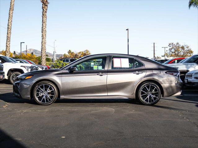 2023 Toyota Camry SE photo 4