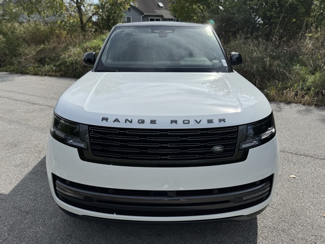 2025 Land Rover Range Rover SE photo 2