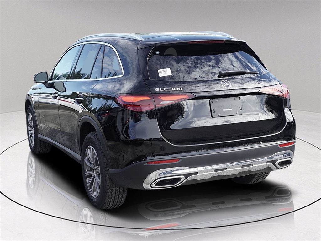 2026 Mercedes Benz GLC 300 photo 4