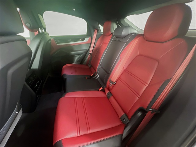 2025 Porsche Cayenne Coupe photo 21