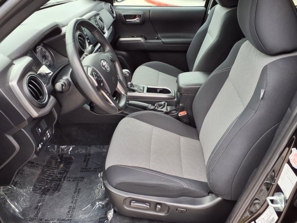 2023 Toyota Tacoma TRD Off-Road photo 17