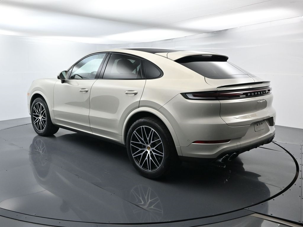 2024 Porsche Cayenne Coupe Base photo 2