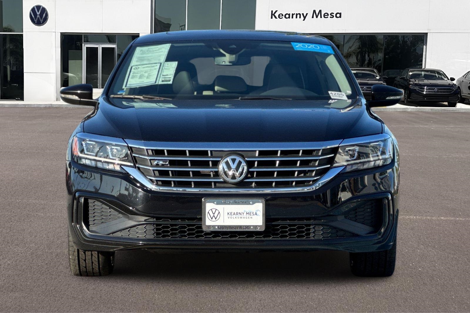2020 Volkswagen Passat 2.0T R-Line photo 8