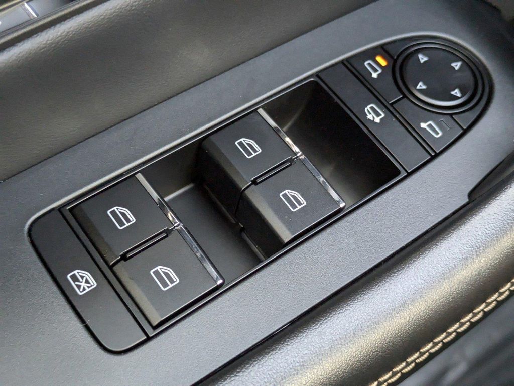 2025 Mazda CX-90 Plug-in Hybrid Premium Plus photo 22