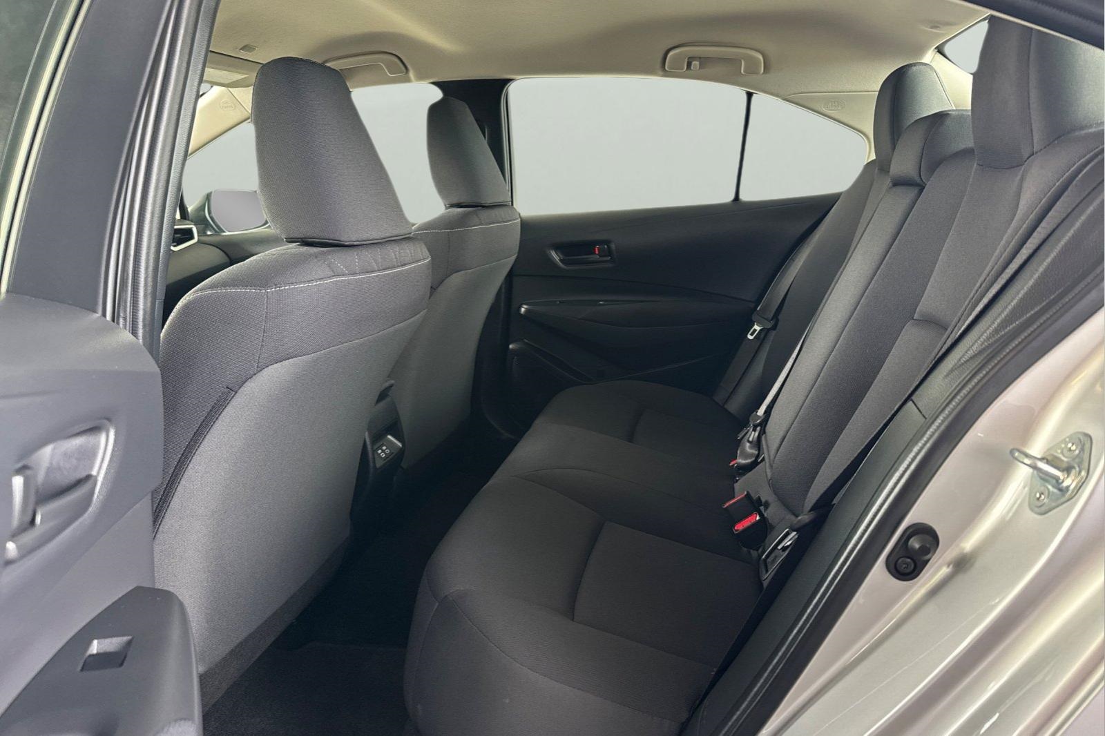 2024 Toyota Corolla LE Premium photo 4
