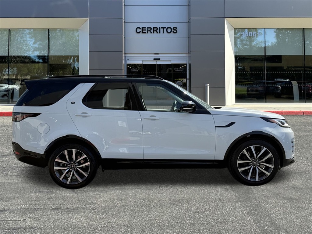 2025 Land Rover Discovery SE photo 4