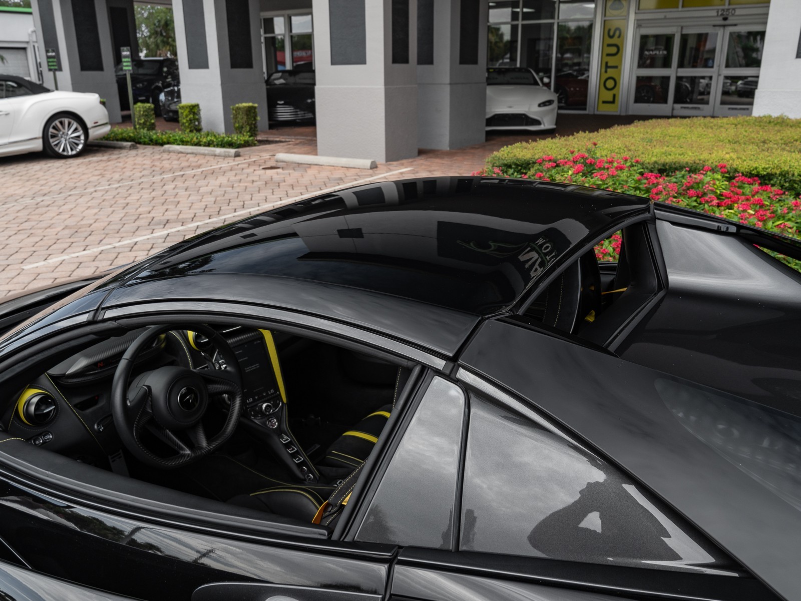 2022 Mclaren 720S Spider photo 33