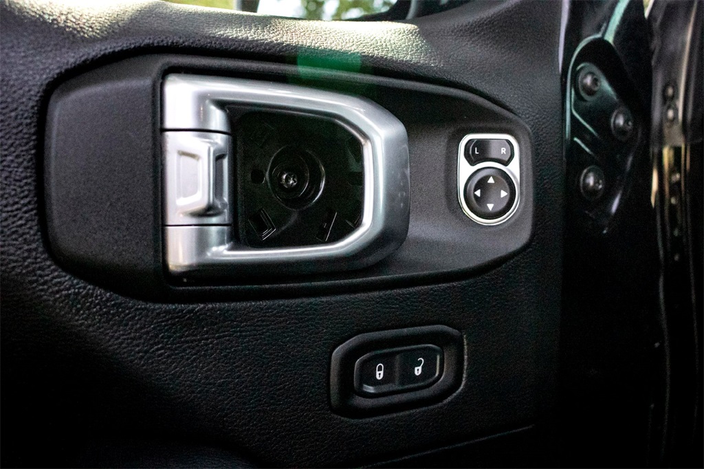 2023 Jeep Wrangler Sahara 4xe photo 11