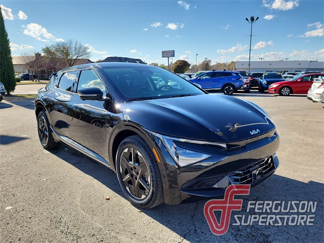 2025 Kia EV6 Wind's photo