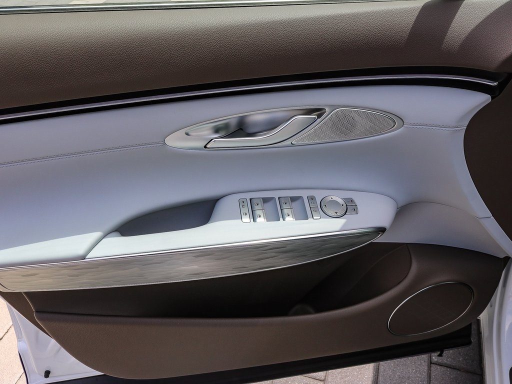 2026 Genesis Electrified GV70 photo 18