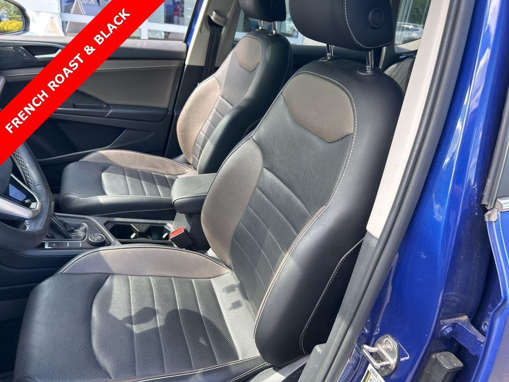 2022 Volkswagen Taos SEL photo 4