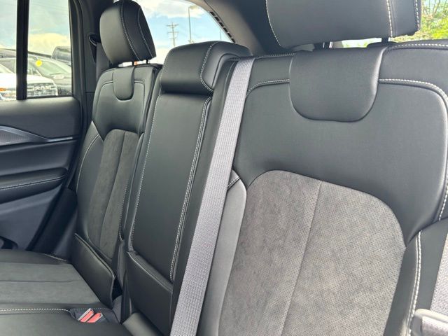 2025 Jeep Grand Cherokee Altitude X photo 15