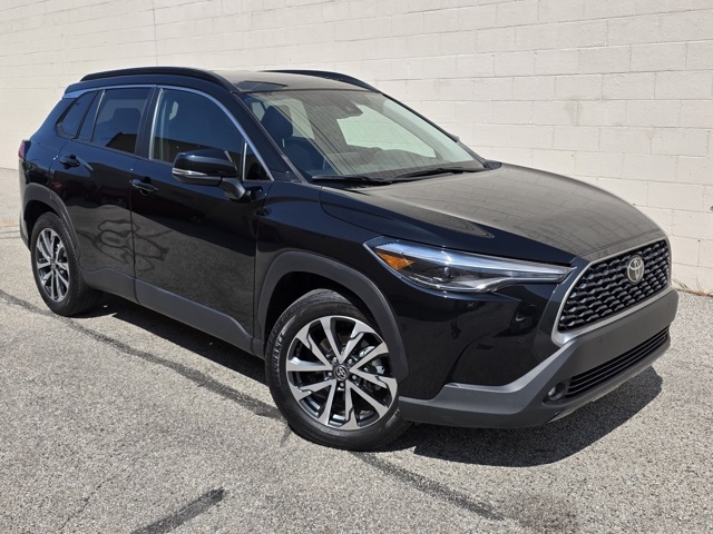 2022 Toyota Corolla Cross XLE photo 6