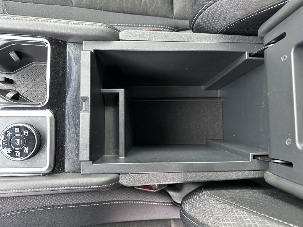2024 Nissan Pathfinder SV photo 18