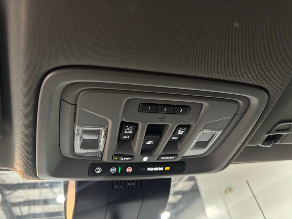 2025 Chevrolet Silverado 2500HD LTZ photo 19