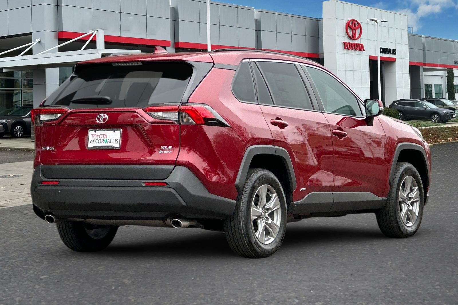 2025 Toyota RAV4 Hybrid XLE photo 4