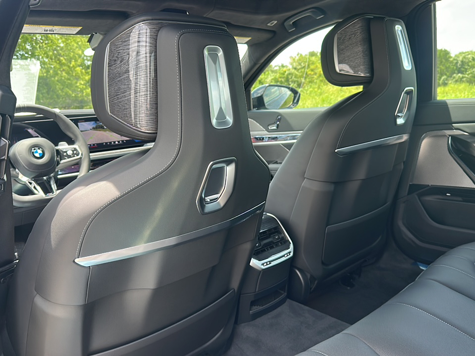 2025 Bmw 760i xDrive photo 2