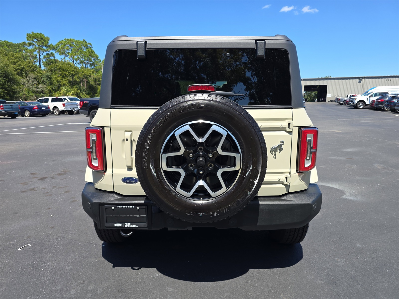 2025 Ford Bronco Outer Banks photo 4