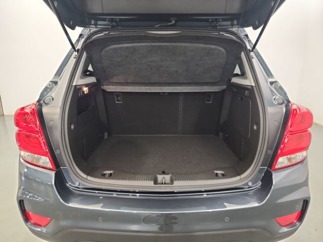 2022 Chevrolet Trax LT photo 4