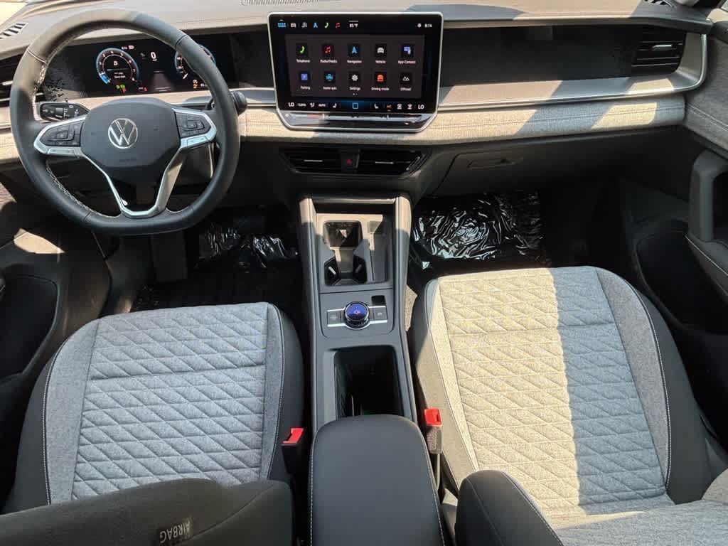 2025 Volkswagen Tiguan S photo 2