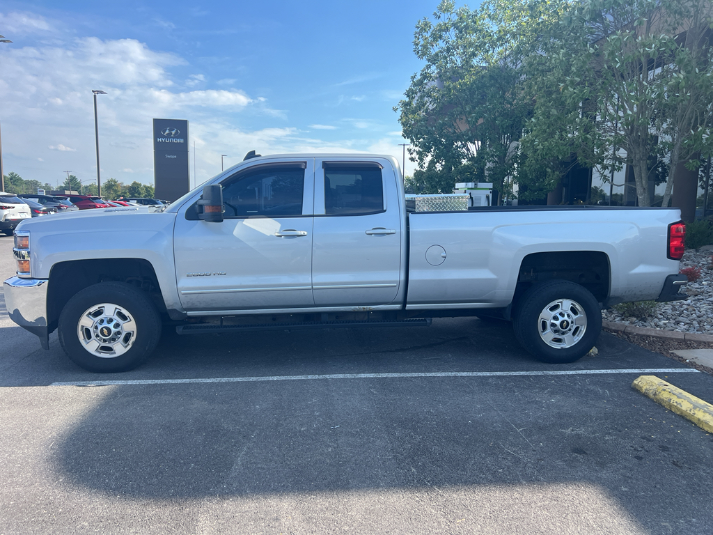 2015 Chevrolet Silverado 2500HD LT photo 4