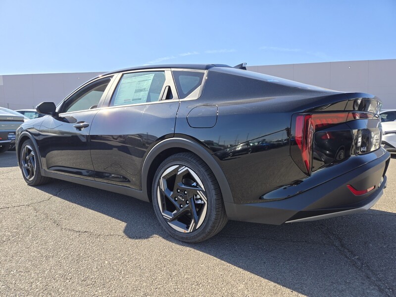 2025 Kia K4 EX photo 4
