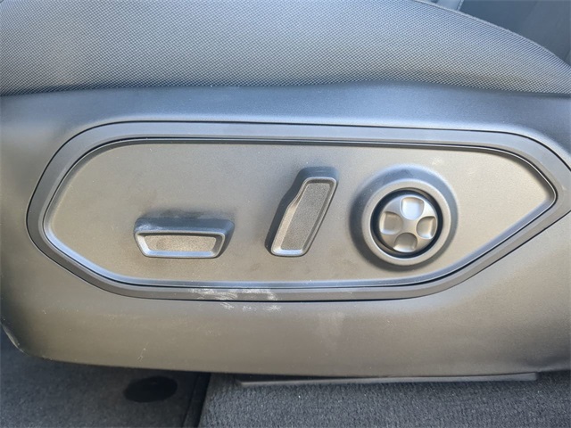 2025 Jeep Grand Cherokee Laredo Altitude photo 21
