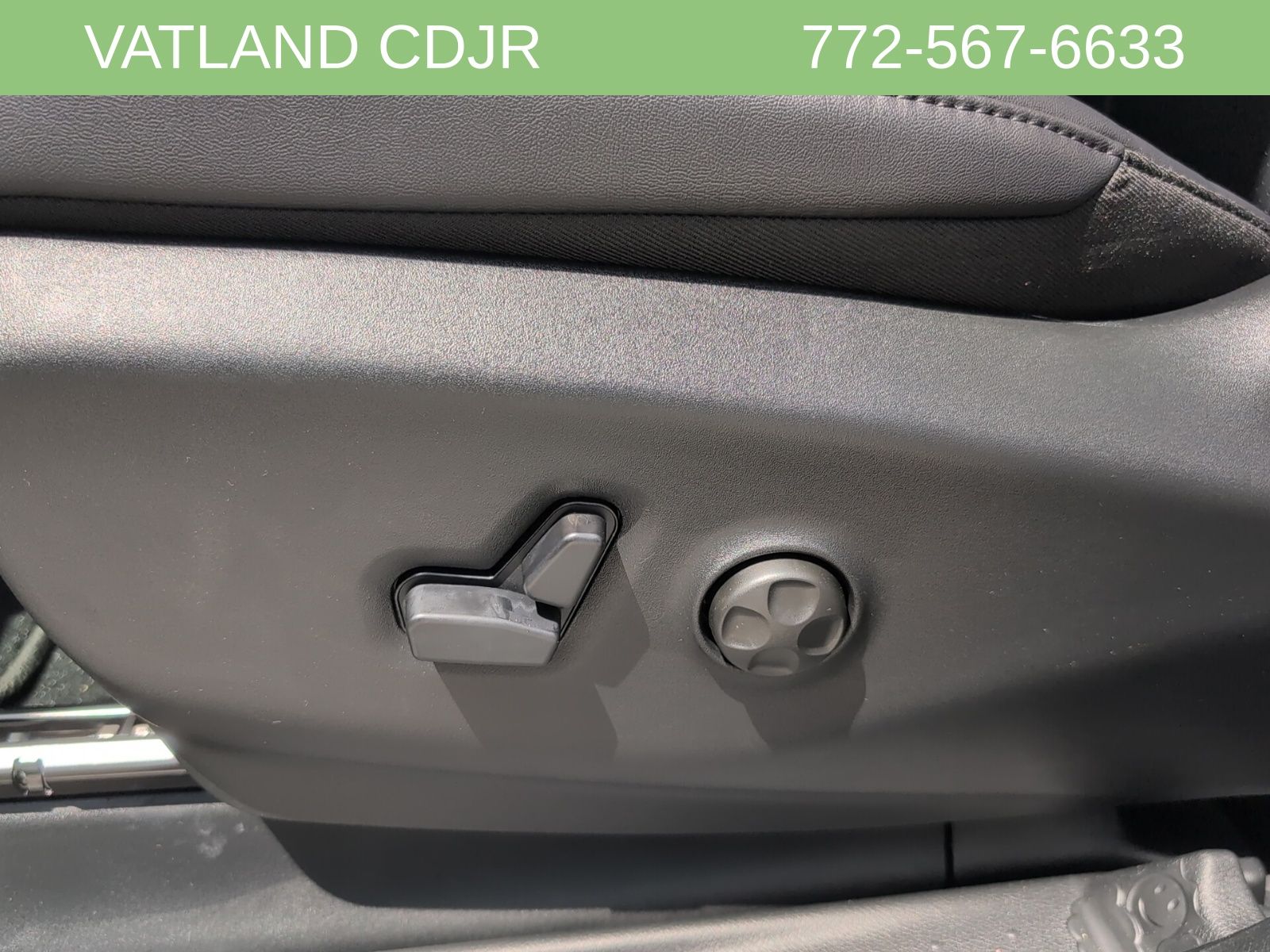 2026 Chrysler Pacifica photo 29