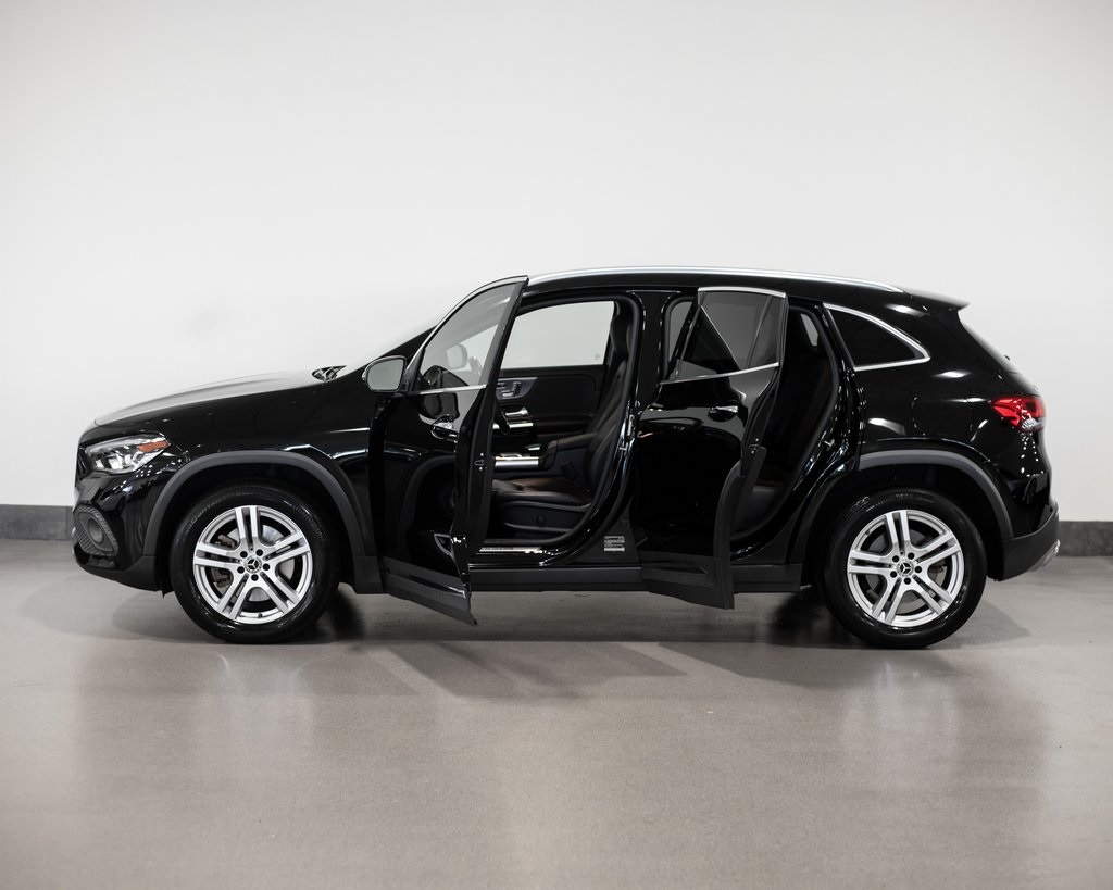2022 Mercedes Benz GLA 250 4MATIC photo 3