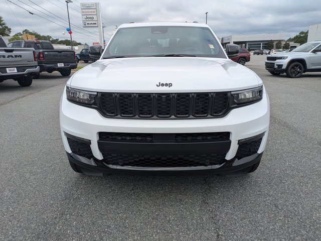 2025 Jeep Grand Cherokee Limited photo 4