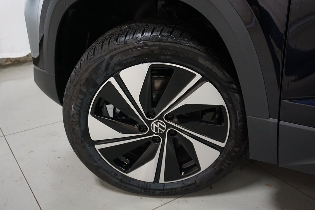 2025 Volkswagen Taos SE photo 29