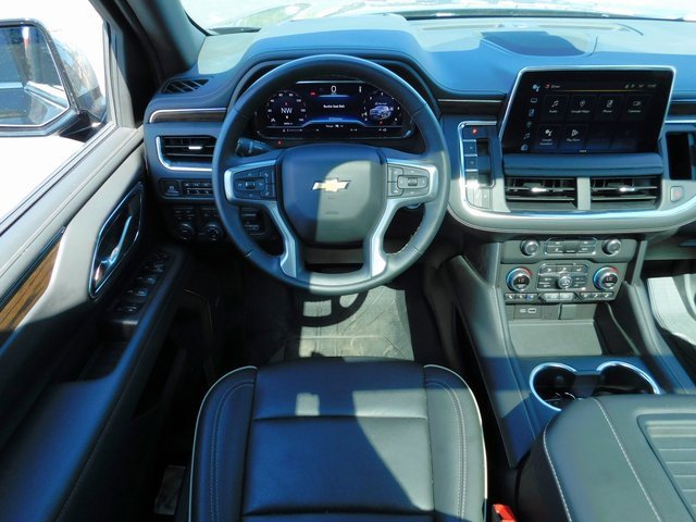 2024 Chevrolet Suburban Premier photo 11