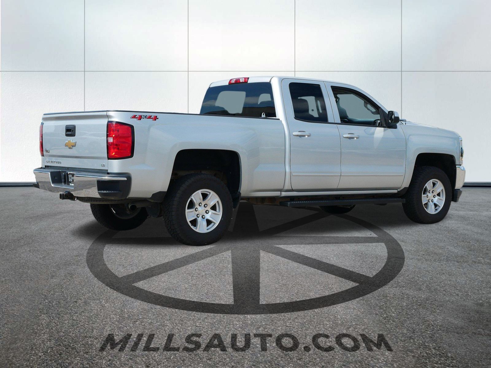 2019 Chevrolet Silverado 1500 LT photo 5