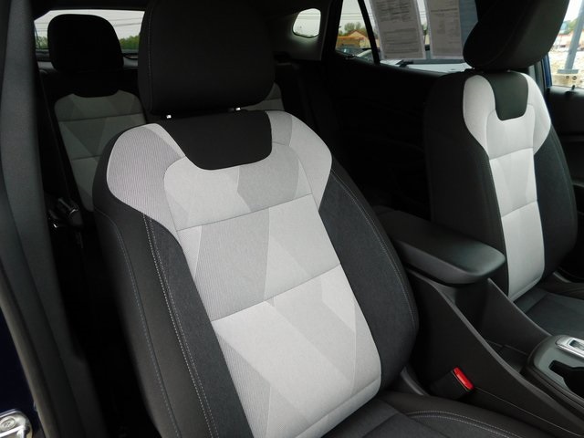 2024 Chevrolet Trax LS photo 18