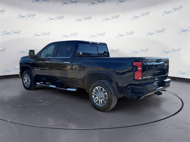 2025 Chevrolet Silverado 2500HD LT photo 2