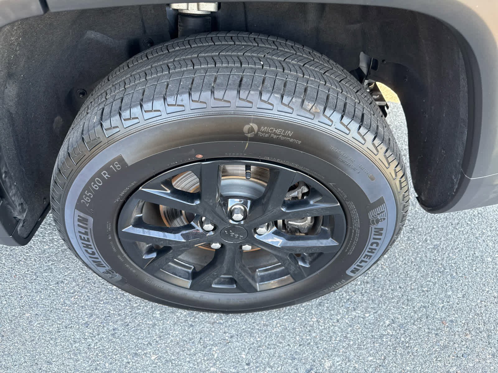 2024 Jeep Grand Cherokee Altitude photo 3