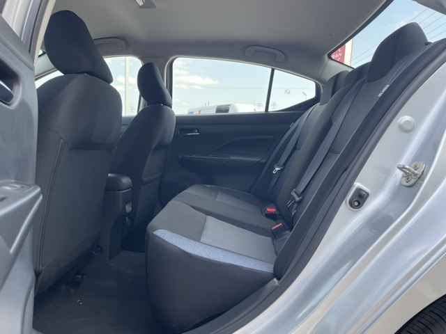 2025 Nissan Versa SV photo 18
