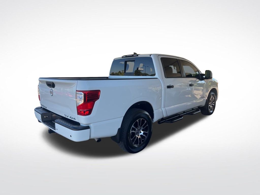 2024 Nissan Titan Crew Cab photo 38
