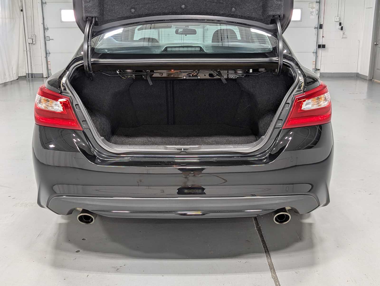 2016 Nissan Altima 2.5 SR photo 37