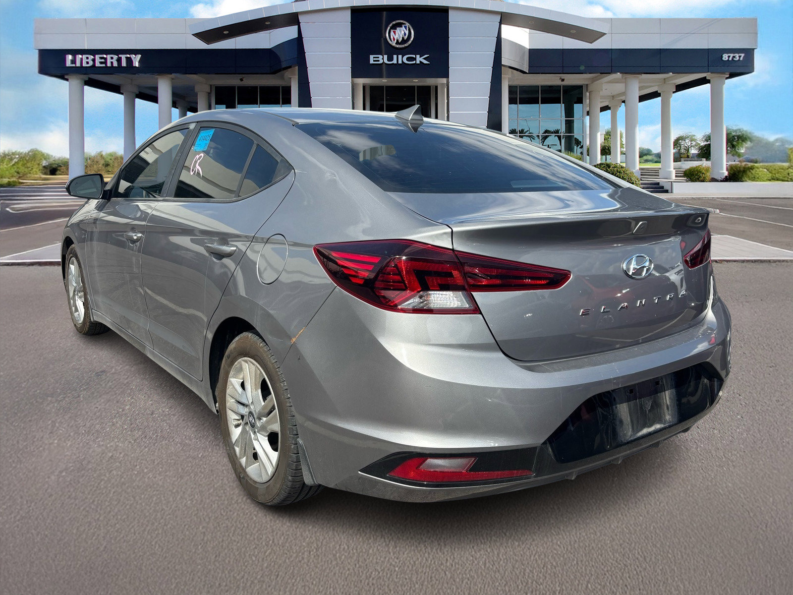 2020 Hyundai Elantra SEL photo 2