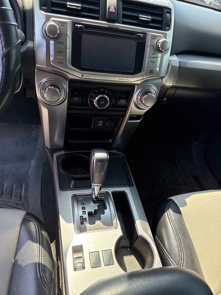 2016 Toyota 4Runner SR5 photo 14