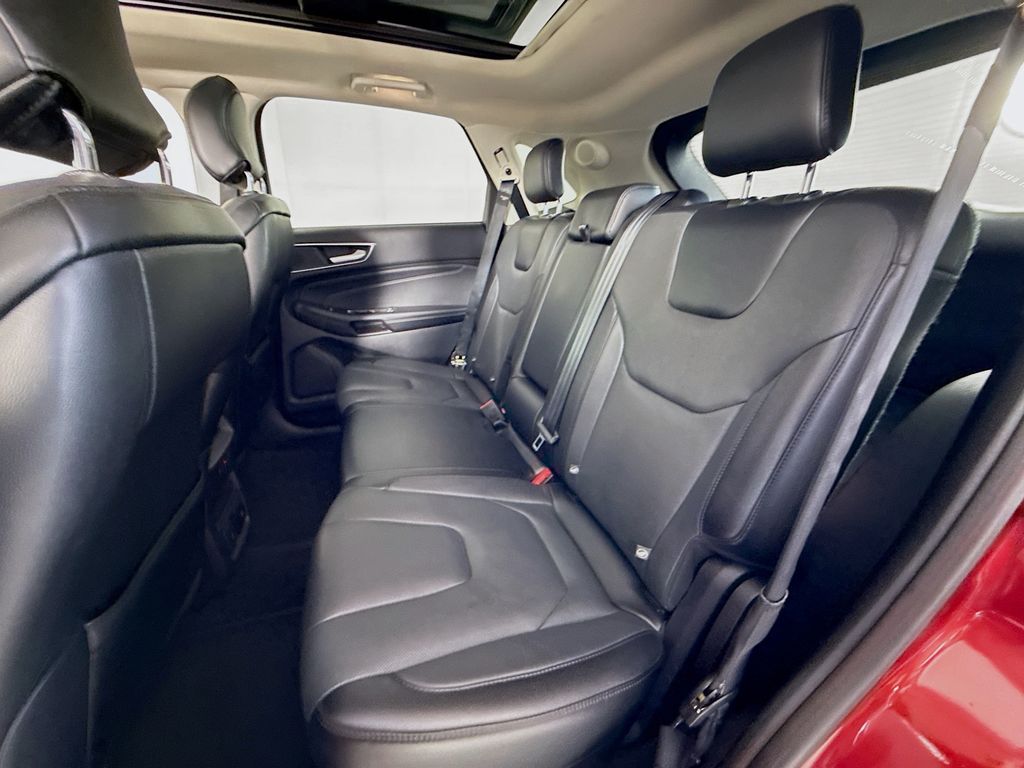 2018 Ford Edge Titanium photo 25