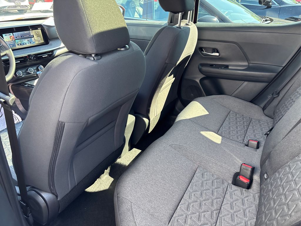 2025 Nissan Kicks SV photo 18