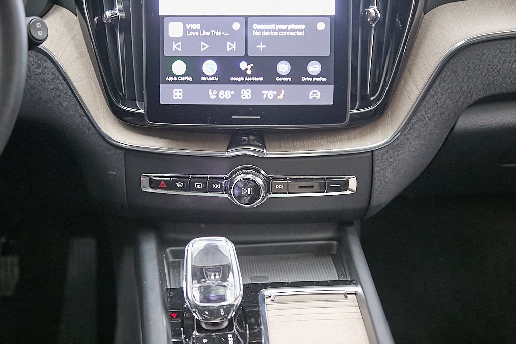 2026 VOLVO XC60 - Image 30