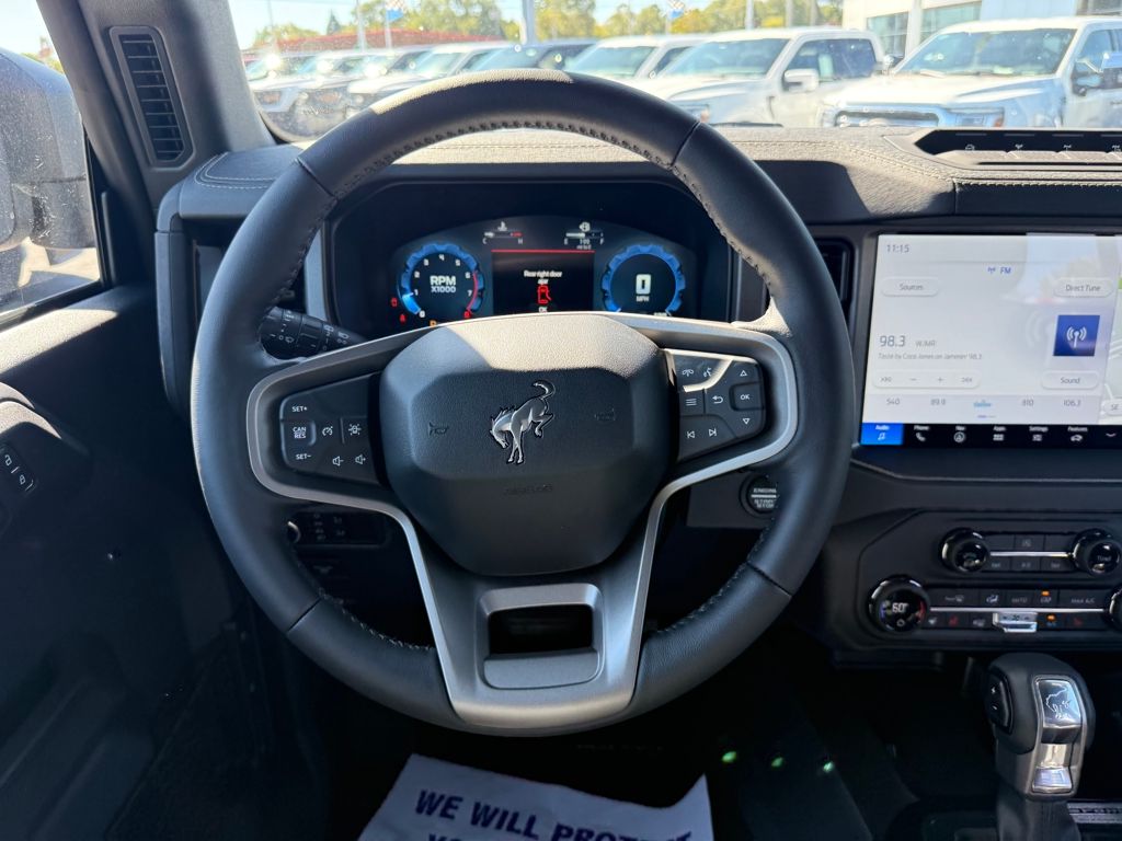 2025 Ford Bronco Badlands photo 12